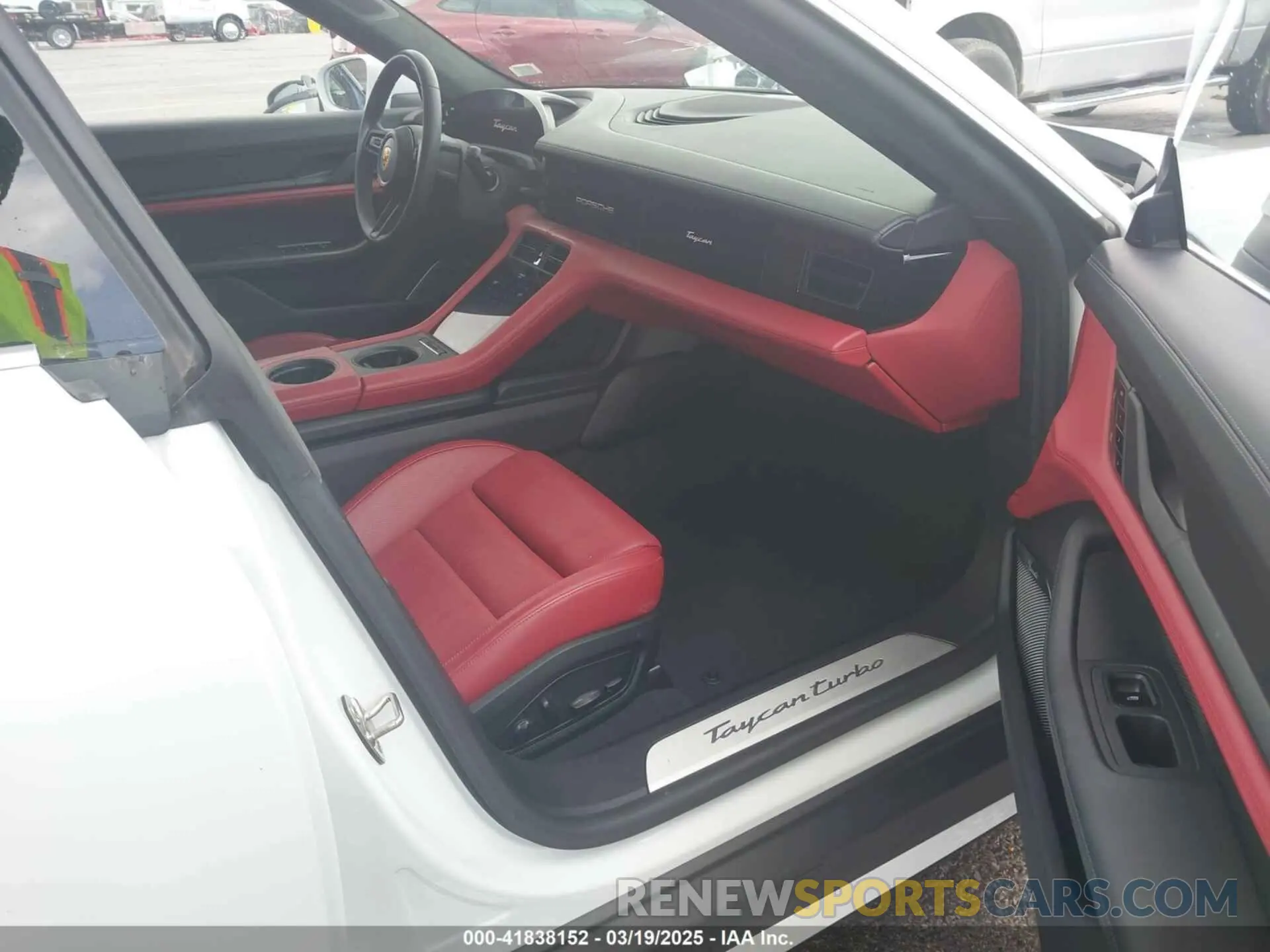 5 fotografías del automóvil dañado WP0AC2Y16MSA63752 PORSCHE TAYCAN 2021