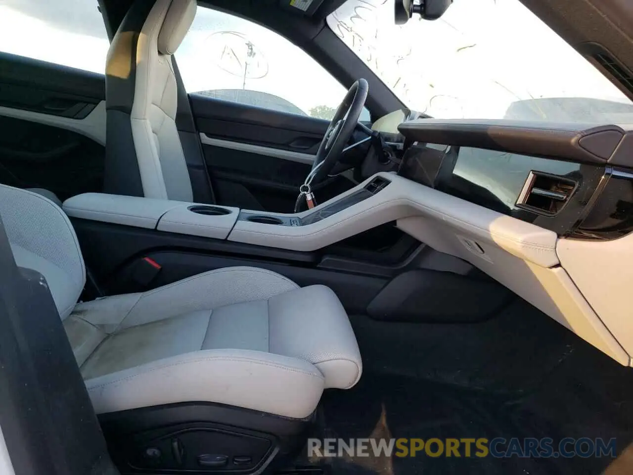 5 fotografías del automóvil dañado WP0AA2Y10NSA17101 PORSCHE TAYCAN 2022