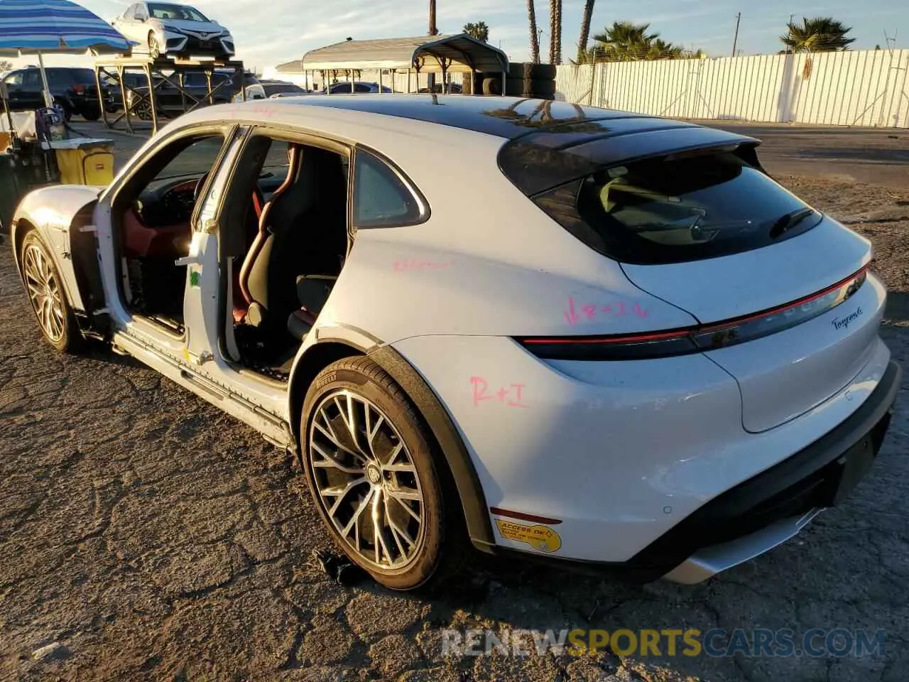 2 fotografías del automóvil dañado WP0BA2Y10NSA67274 PORSCHE TAYCAN 2022
