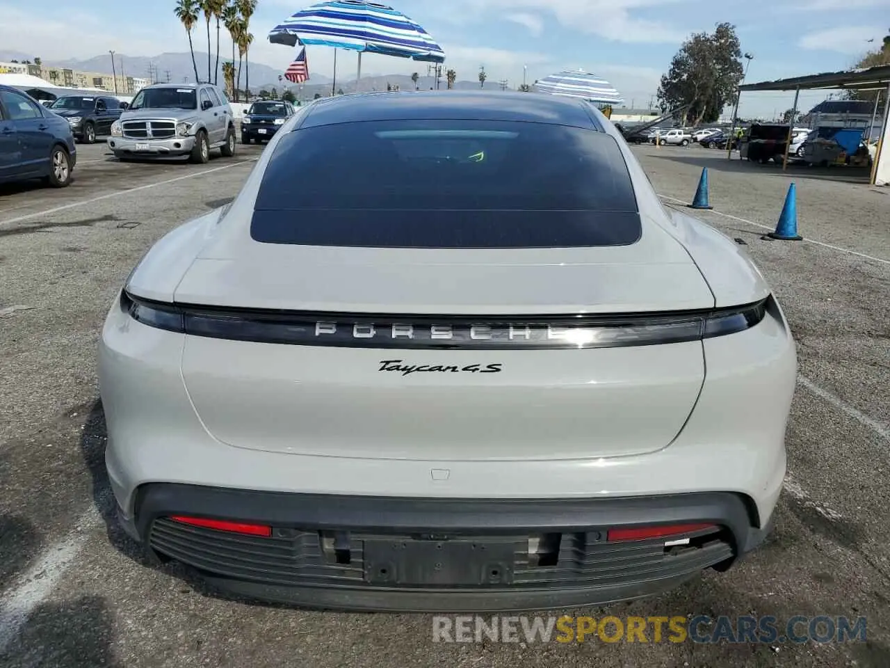 6 fotografías del automóvil dañado WP0AB2Y16PSA35585 PORSCHE TAYCAN 2023
