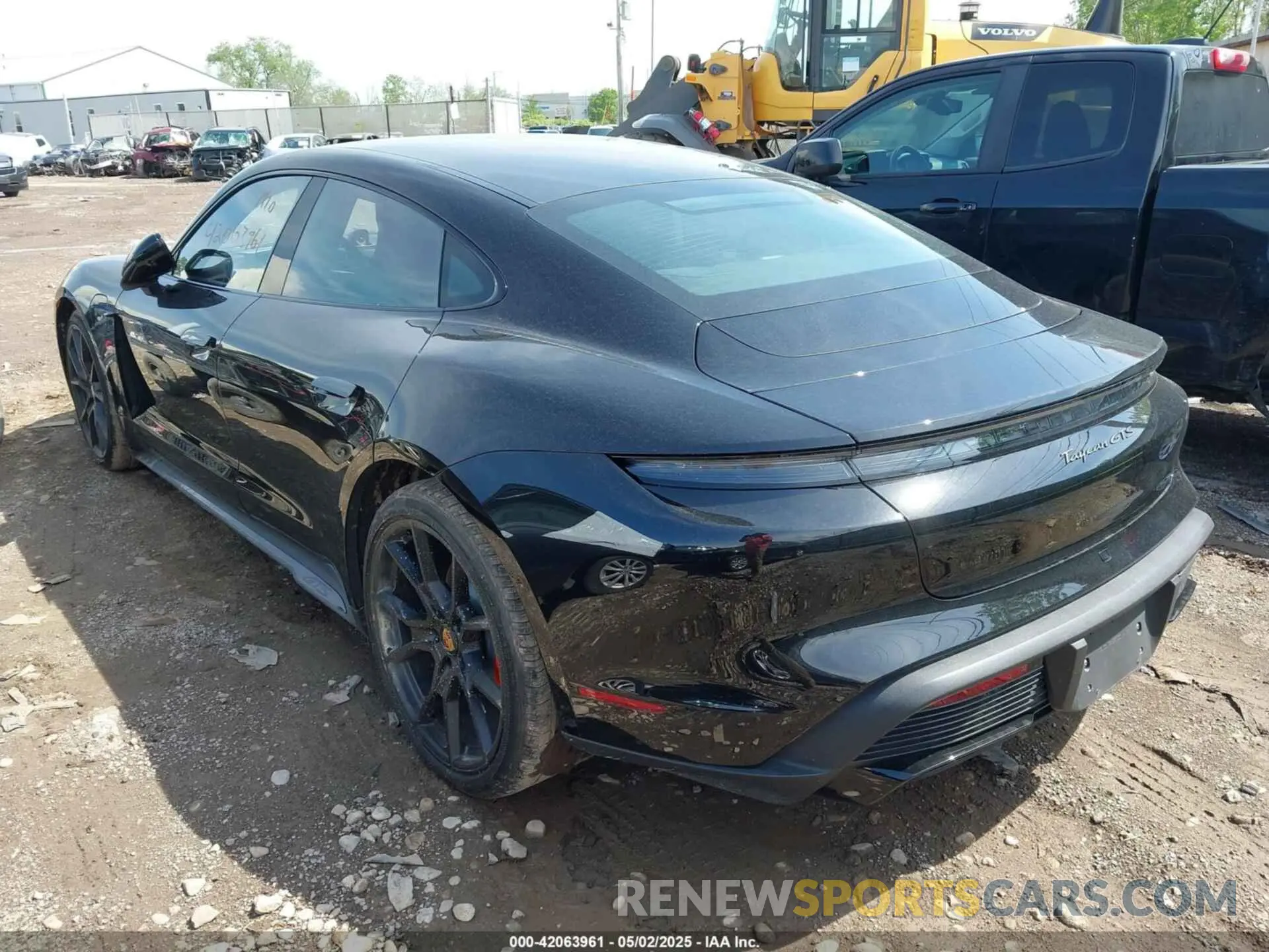 3 fotografías del automóvil dañado WP0AD2Y13PSA48174 PORSCHE TAYCAN 2023