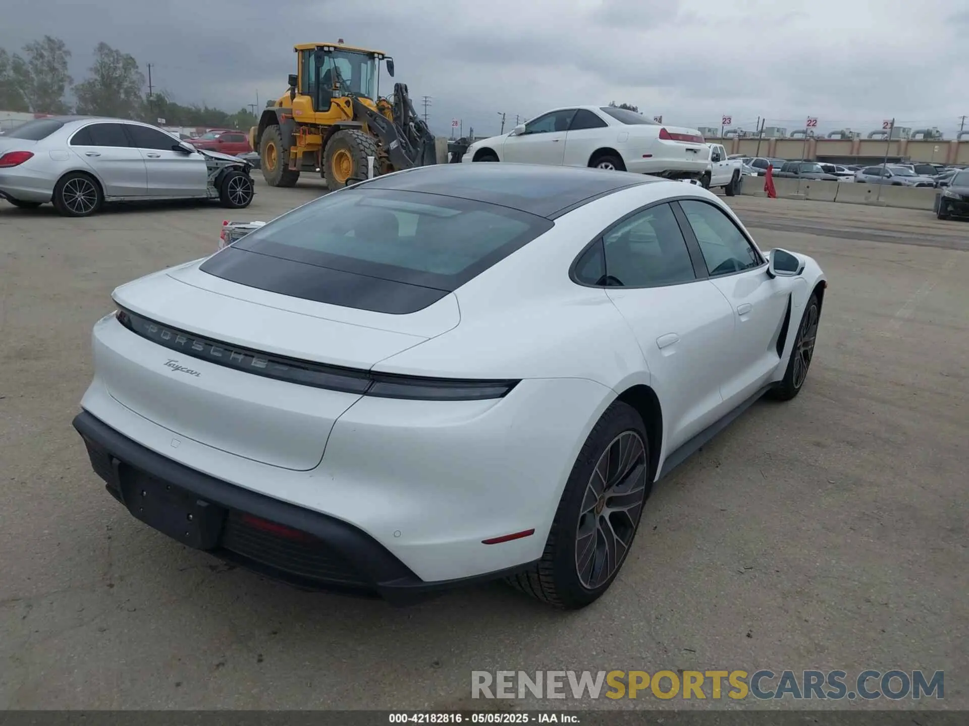 4 fotografías del automóvil dañado WP0AA2Y13RSA10794 PORSCHE TAYCAN 2024