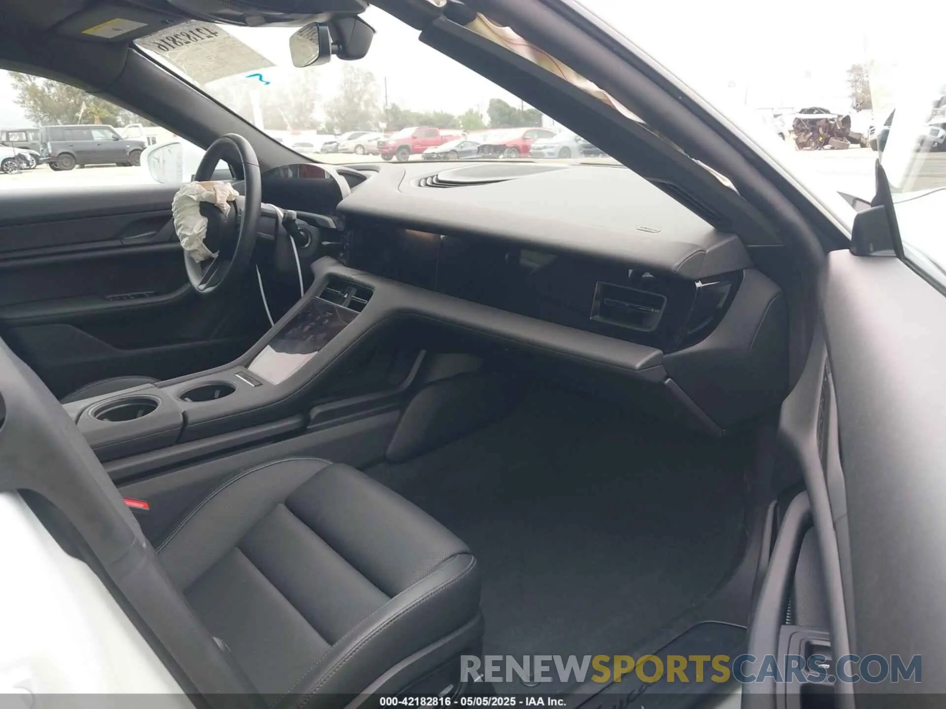 5 fotografías del automóvil dañado WP0AA2Y13RSA10794 PORSCHE TAYCAN 2024