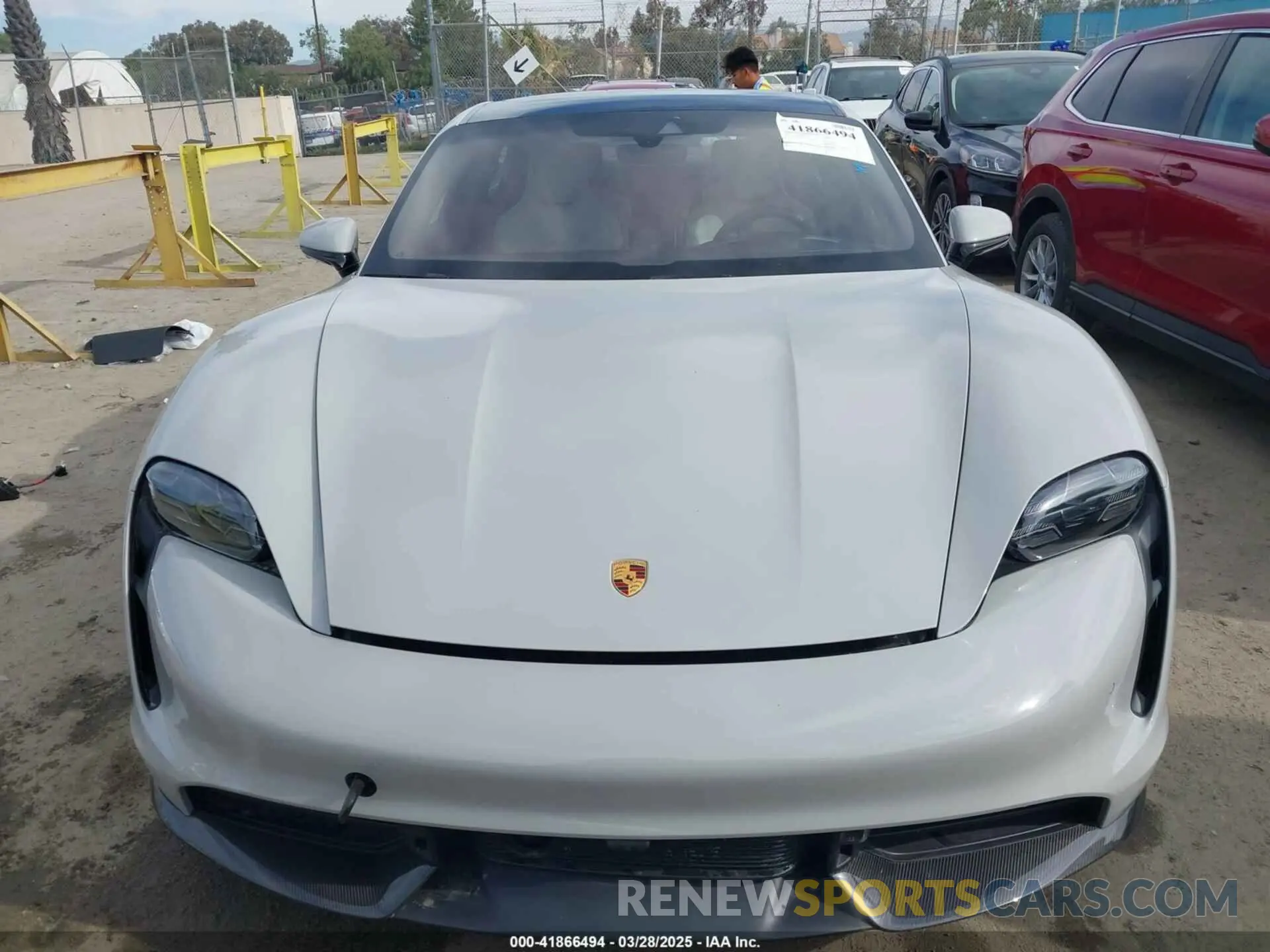 12 fotografías del automóvil dañado WP0AC2Y19RSA52252 PORSCHE TAYCAN 2024