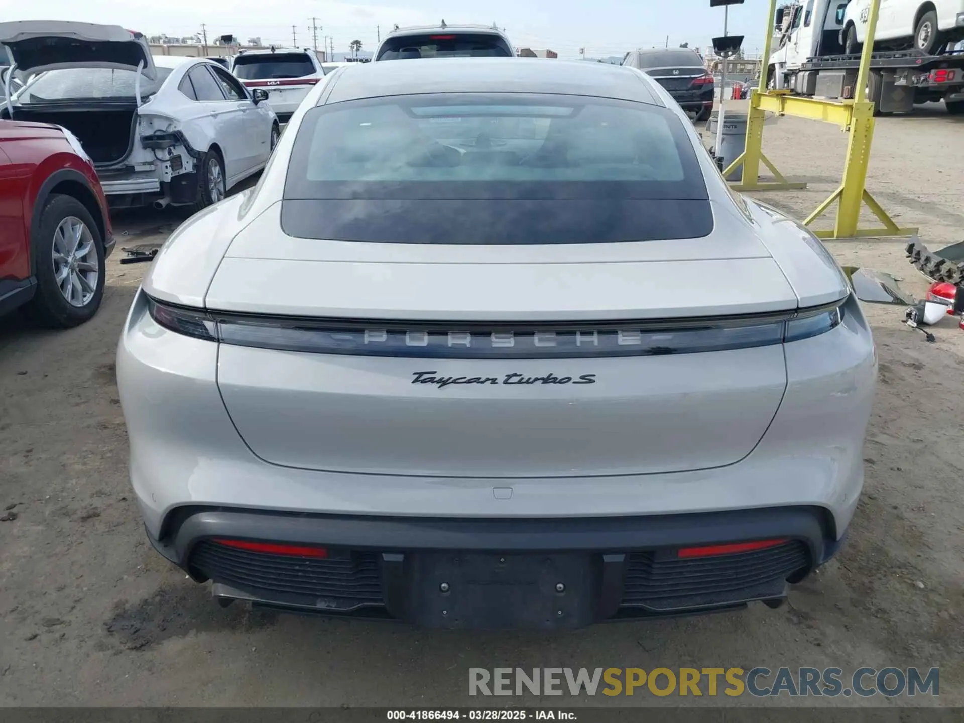 16 fotografías del automóvil dañado WP0AC2Y19RSA52252 PORSCHE TAYCAN 2024