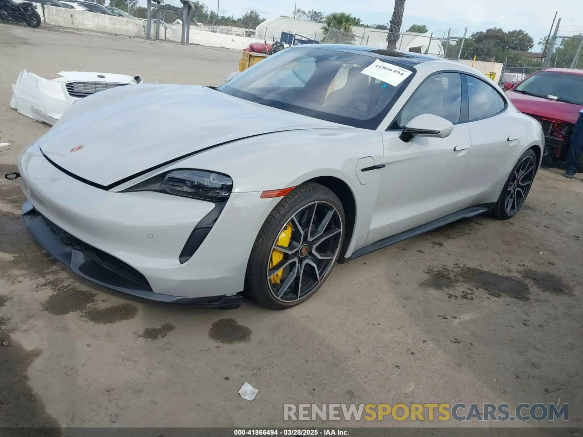 2 fotografías del automóvil dañado WP0AC2Y19RSA52252 PORSCHE TAYCAN 2024