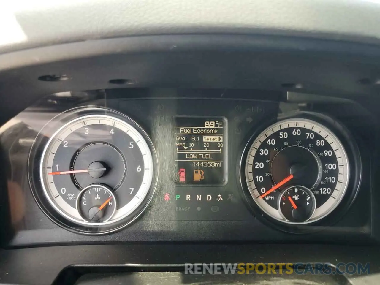 9 fotografías del automóvil dañado 1C6RR6FG1KS620004 RAM 1500 2019