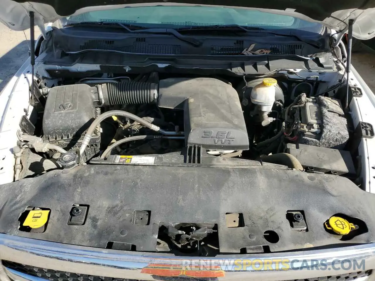5 fotografías del automóvil dañado 1C6RR6FG3KS507574 RAM 1500 2019