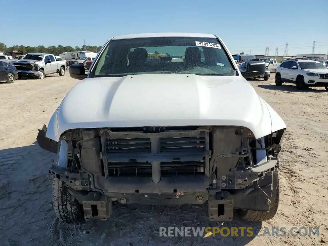 5 fotografías del automóvil dañado 1C6RR6FG3KS627939 RAM 1500 2019