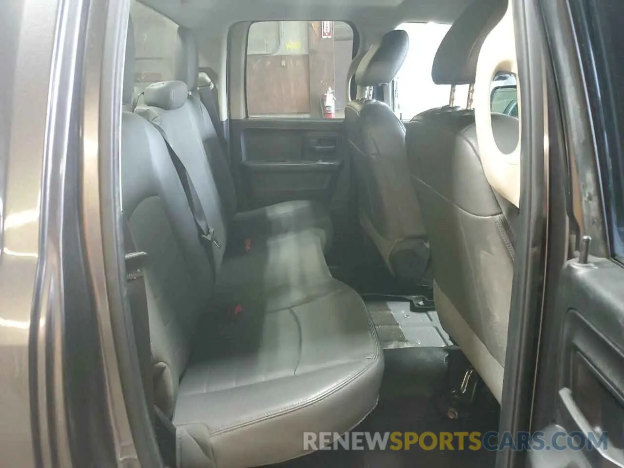 10 fotografías del automóvil dañado 1C6RR6FG3KS628380 RAM 1500 2019