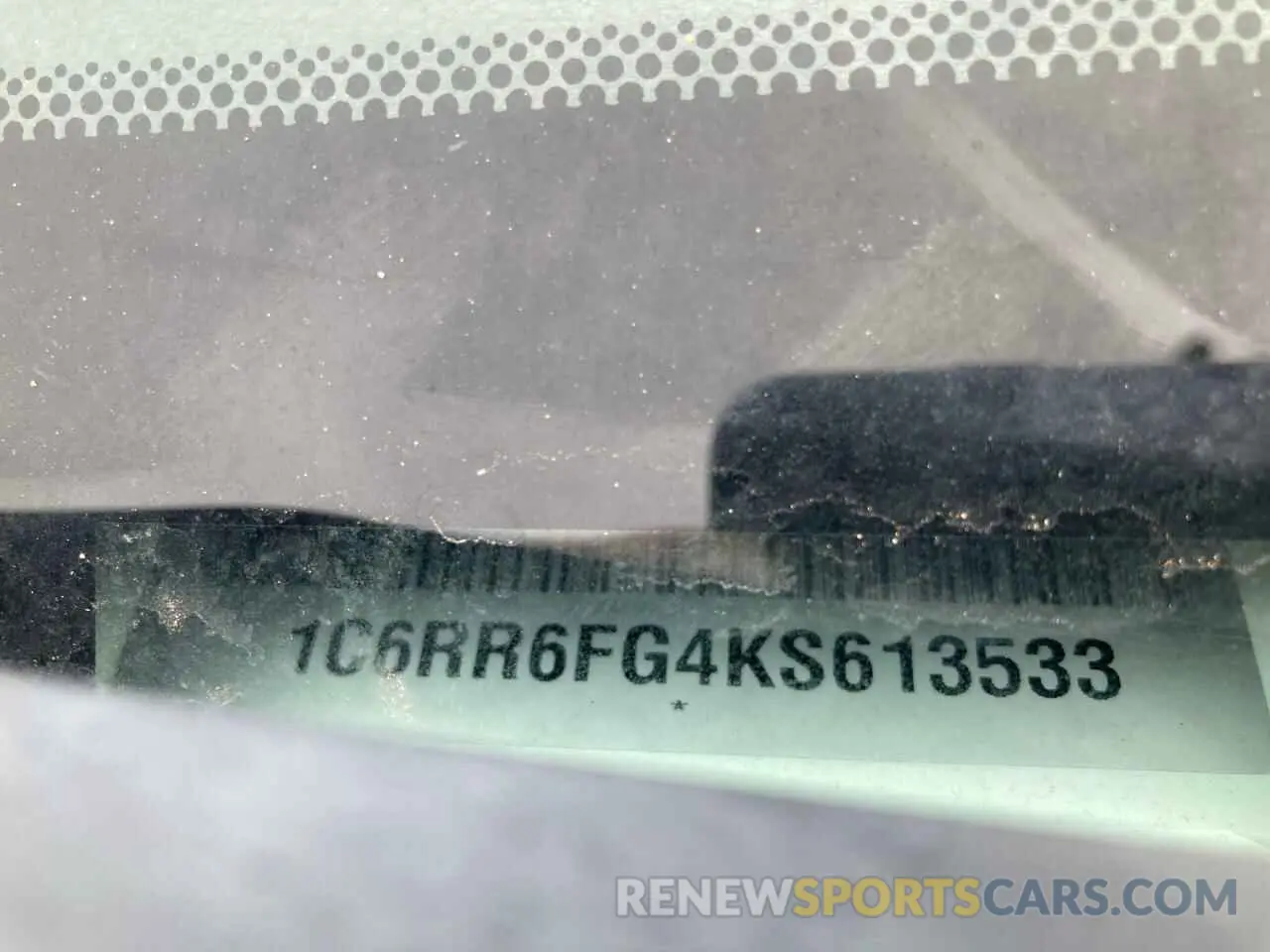 10 fotografías del automóvil dañado 1C6RR6FG4KS613533 RAM 1500 2019
