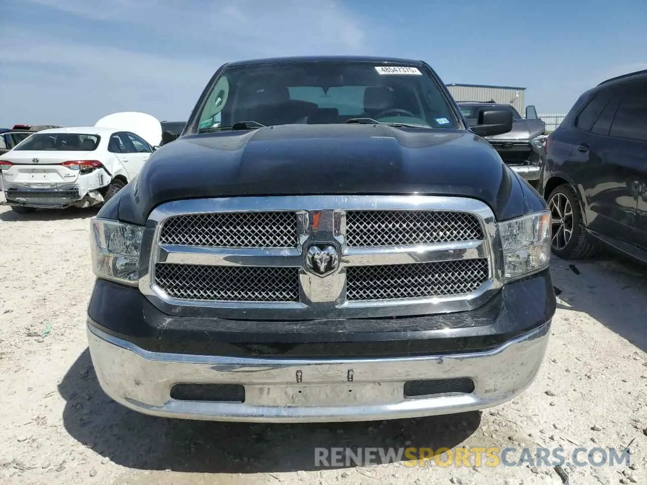 5 fotografías del automóvil dañado 1C6RR6FG7KS704926 RAM 1500 2019