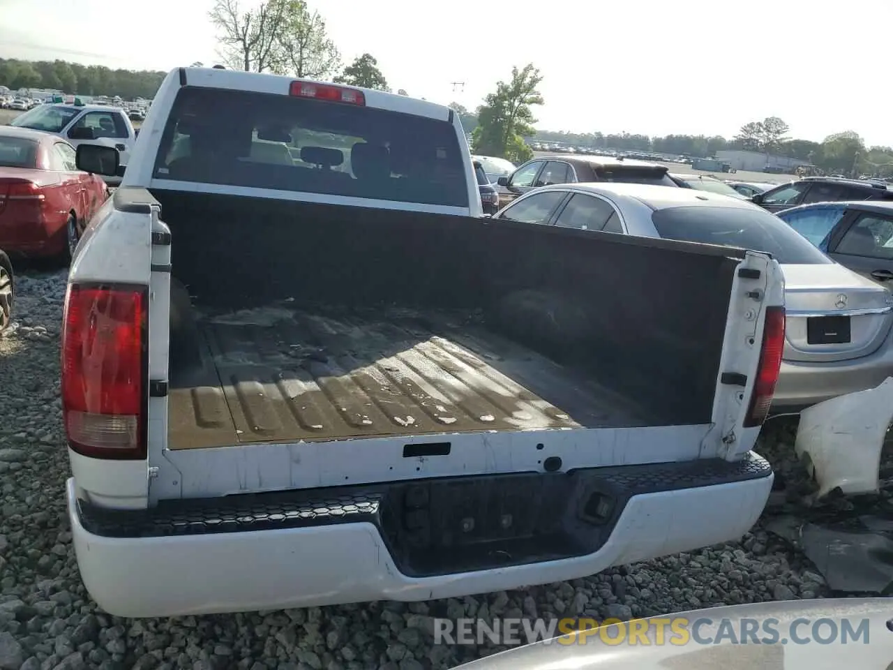 6 fotografías del automóvil dañado 1C6RR6FG9KS589147 RAM 1500 2019