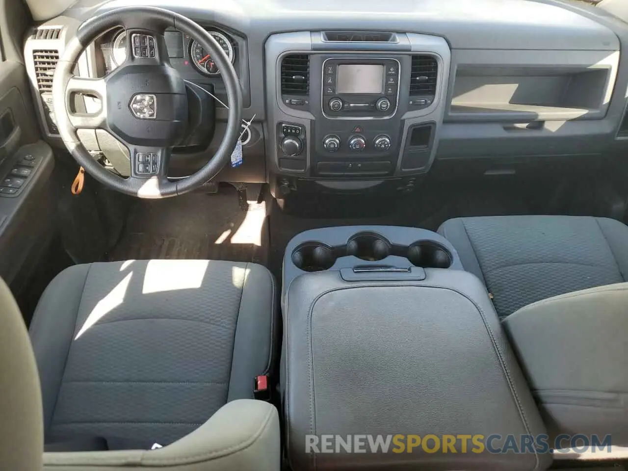 8 fotografías del automóvil dañado 1C6RR6FG9KS589147 RAM 1500 2019