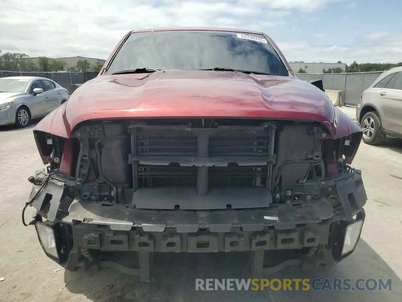 5 fotografías del automóvil dañado 1C6RR6FT0KS500546 RAM 1500 2019