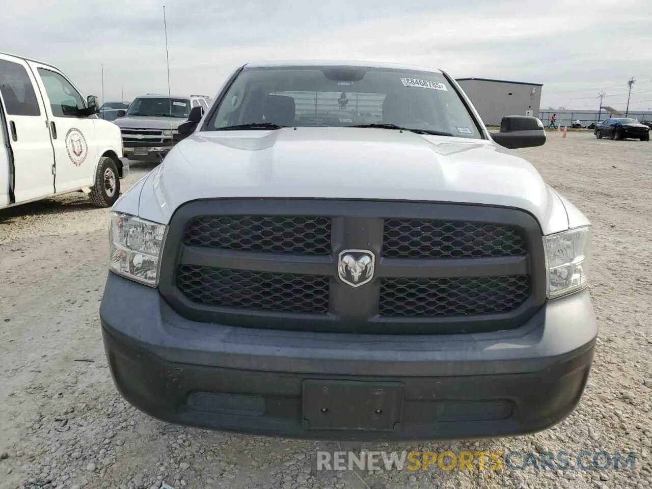 5 fotografías del automóvil dañado 1C6RR6FT0KS742060 RAM 1500 2019