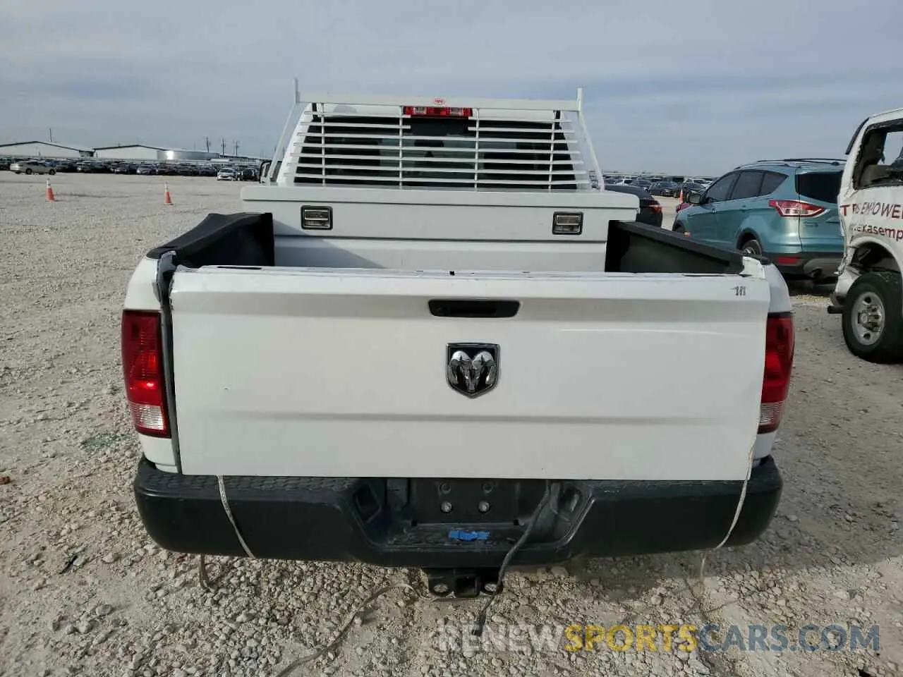 6 fotografías del automóvil dañado 1C6RR6FT0KS742060 RAM 1500 2019