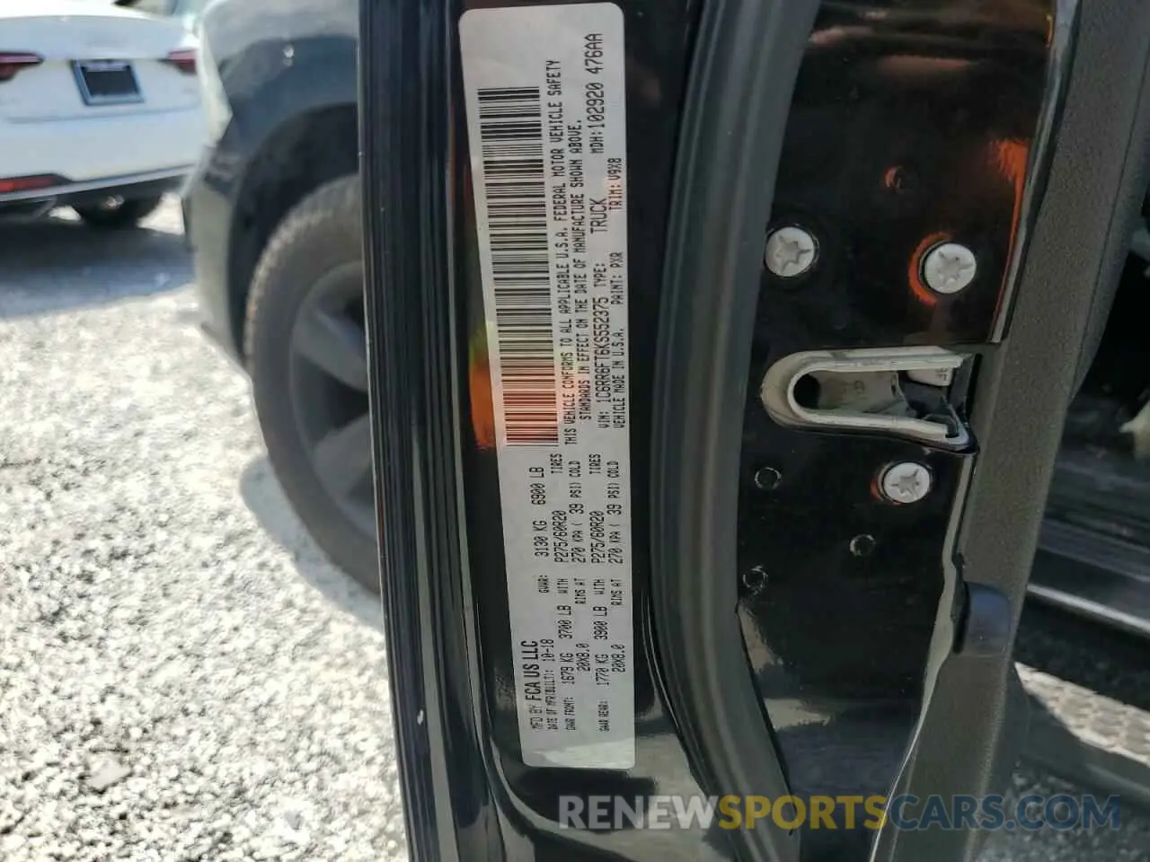 13 fotografías del automóvil dañado 1C6RR6FT6KS552375 RAM 1500 2019