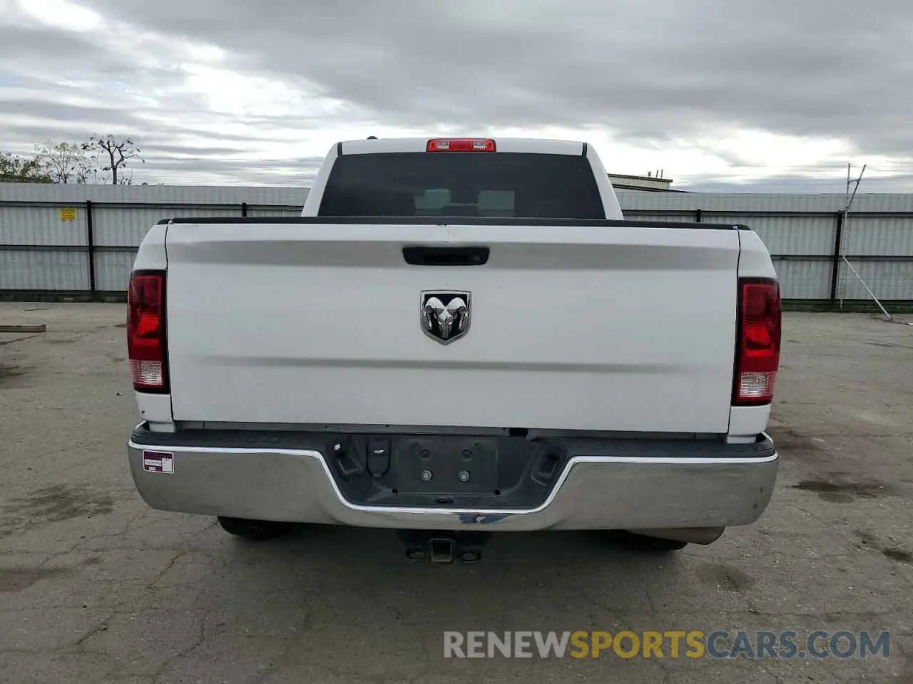 6 fotografías del automóvil dañado 1C6RR6KM3KS729060 RAM 1500 2019