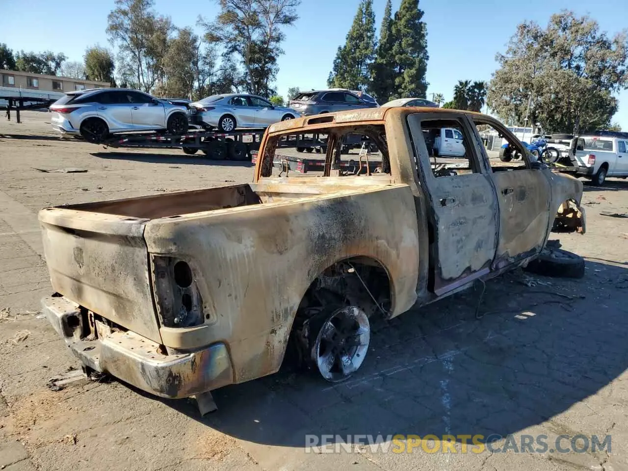 3 fotografías del automóvil dañado 1C6RR6KMXKS750617 RAM 1500 2019