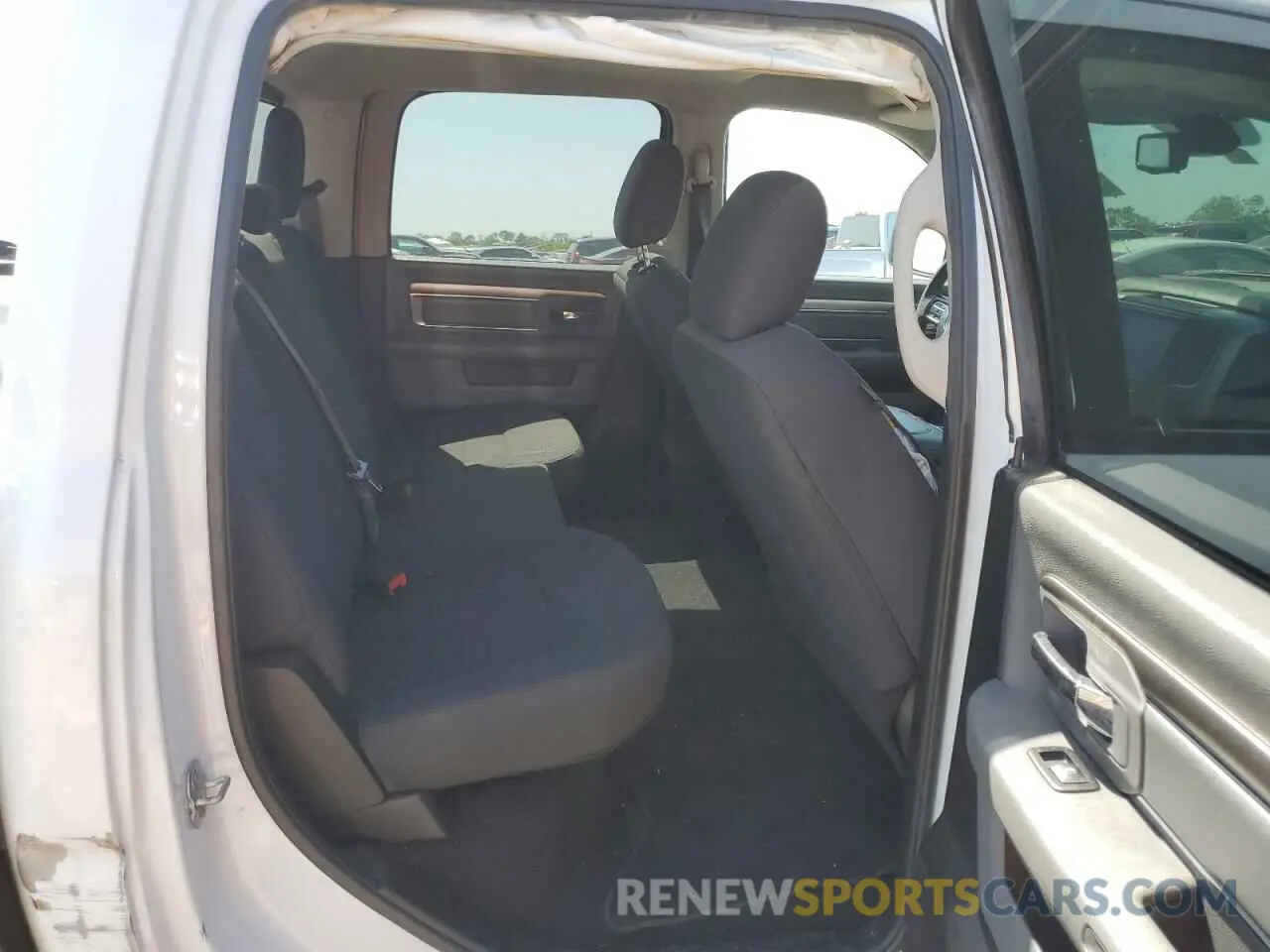 10 fotografías del automóvil dañado 1C6RR6LT3KS673157 RAM 1500 2019