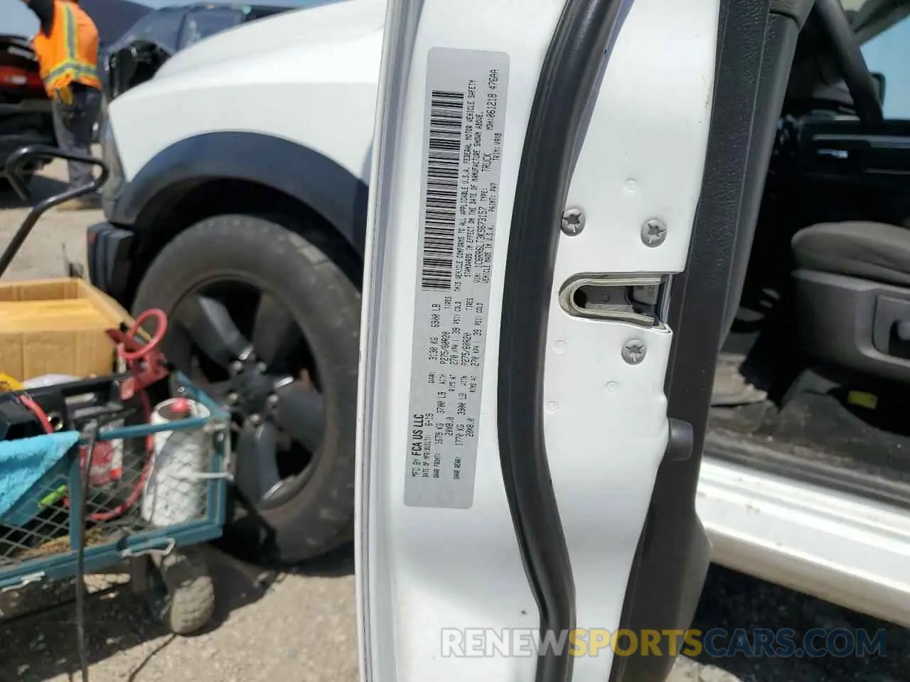 13 fotografías del automóvil dañado 1C6RR6LT3KS673157 RAM 1500 2019