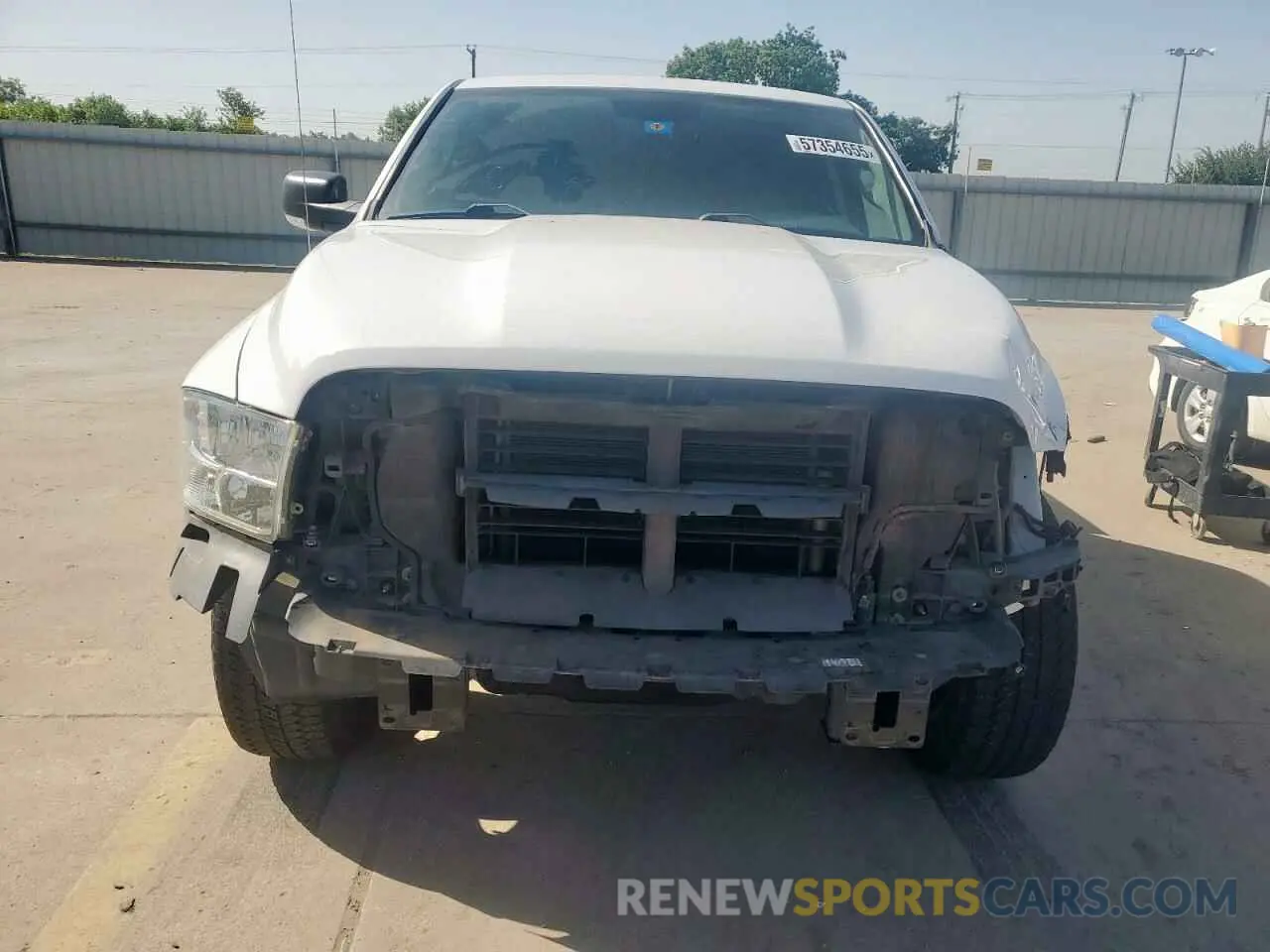 5 fotografías del automóvil dañado 1C6RR6LT4KS539516 RAM 1500 2019
