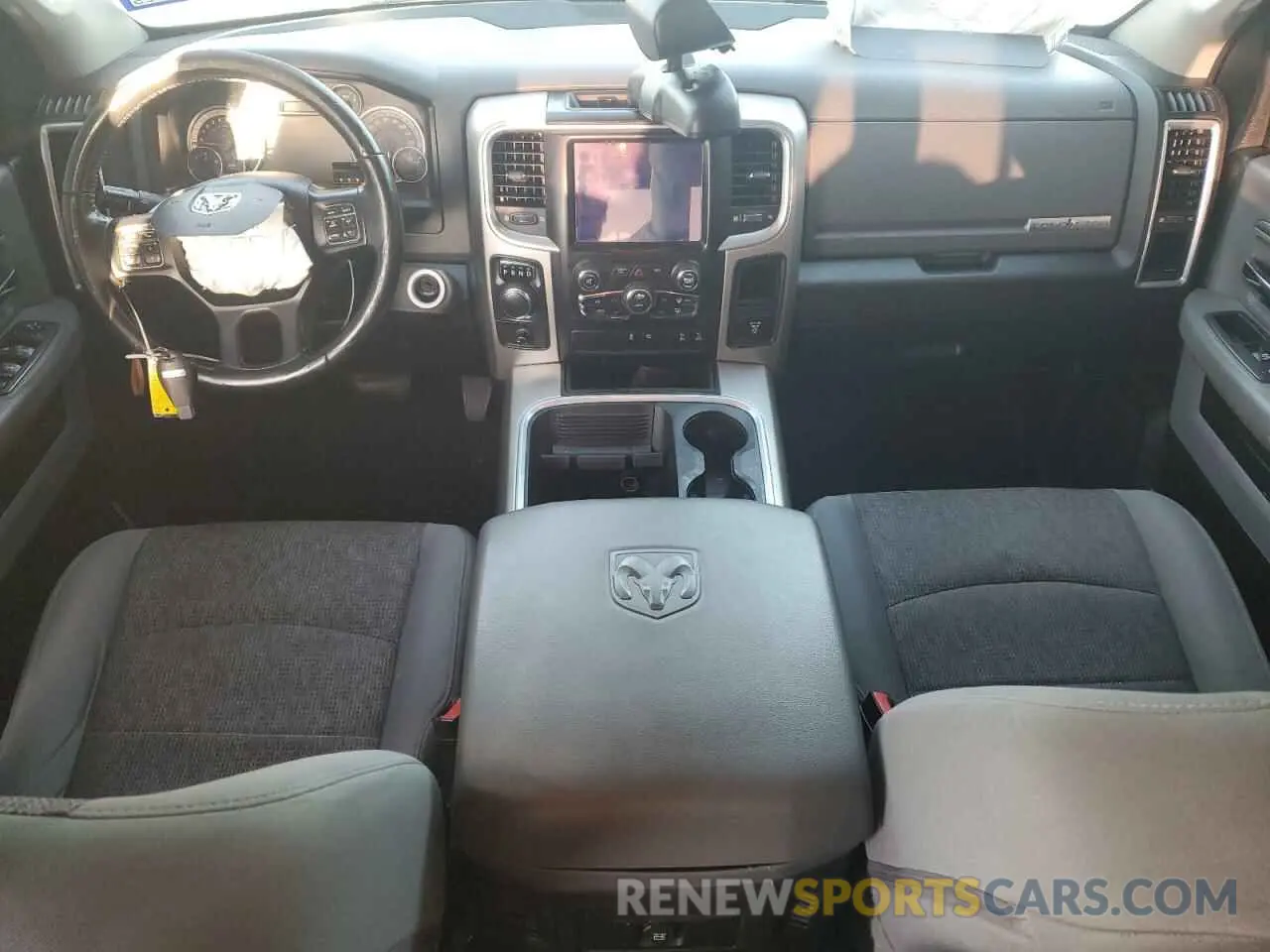 8 fotografías del automóvil dañado 1C6RR6LT4KS573777 RAM 1500 2019