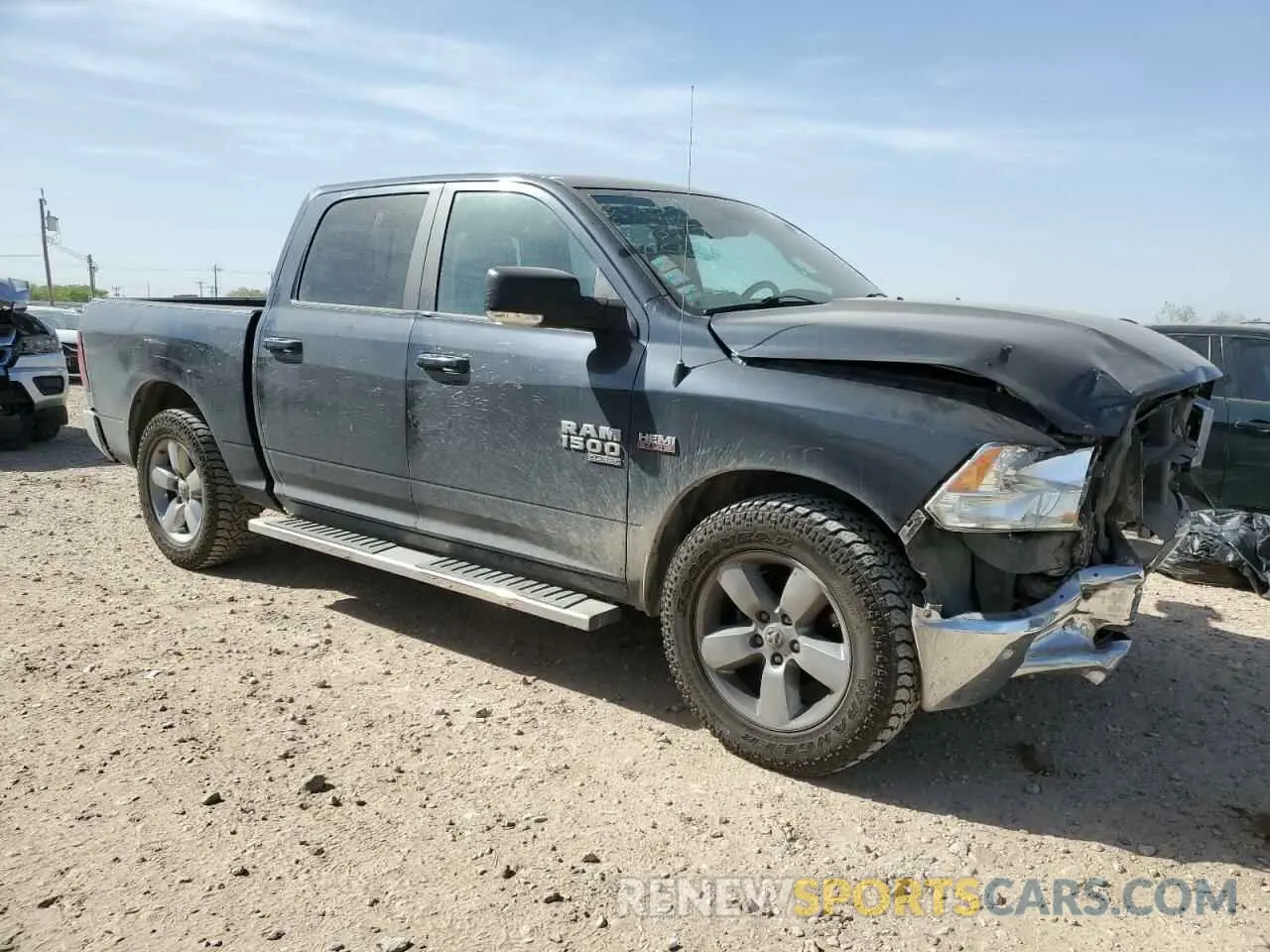 4 fotografías del automóvil dañado 1C6RR6LT4KS573942 RAM 1500 2019