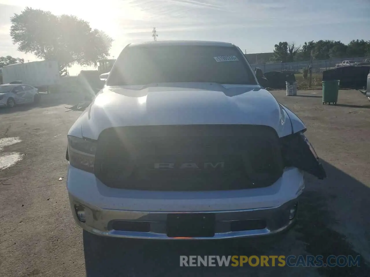 5 fotografías del automóvil dañado 1C6RR6TT5KS678425 RAM 1500 2019