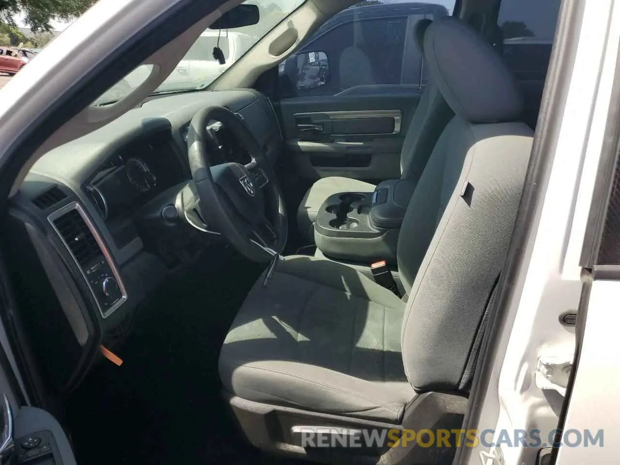7 fotografías del automóvil dañado 1C6RR6TT5KS678425 RAM 1500 2019
