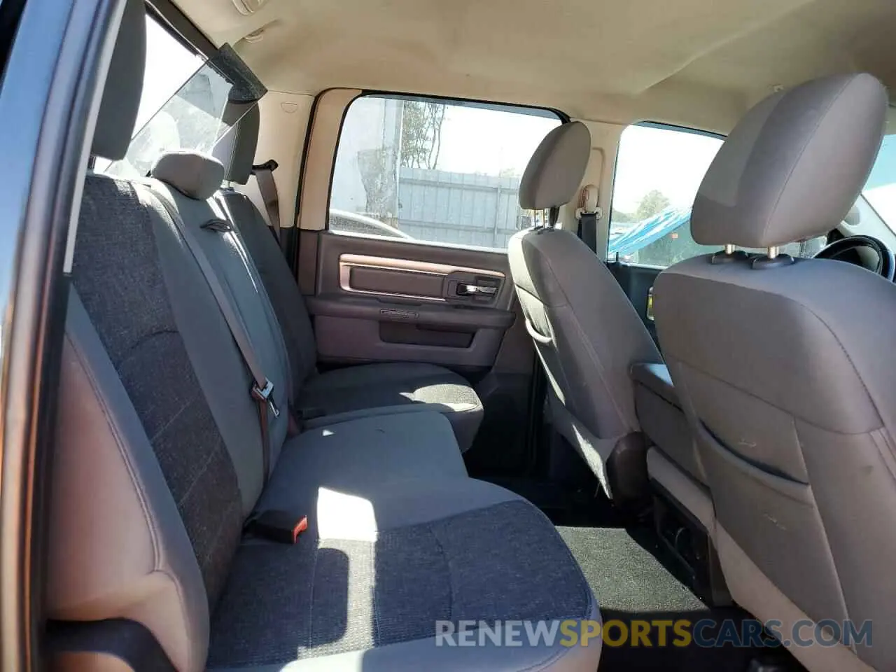 10 fotografías del automóvil dañado 1C6RR6TT5KS712086 RAM 1500 2019