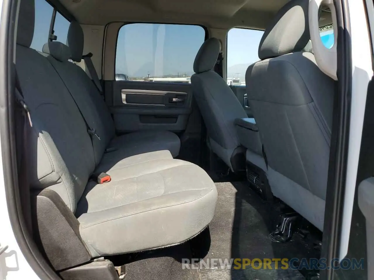 11 fotografías del automóvil dañado 1C6RR6TT9KS711734 RAM 1500 2019