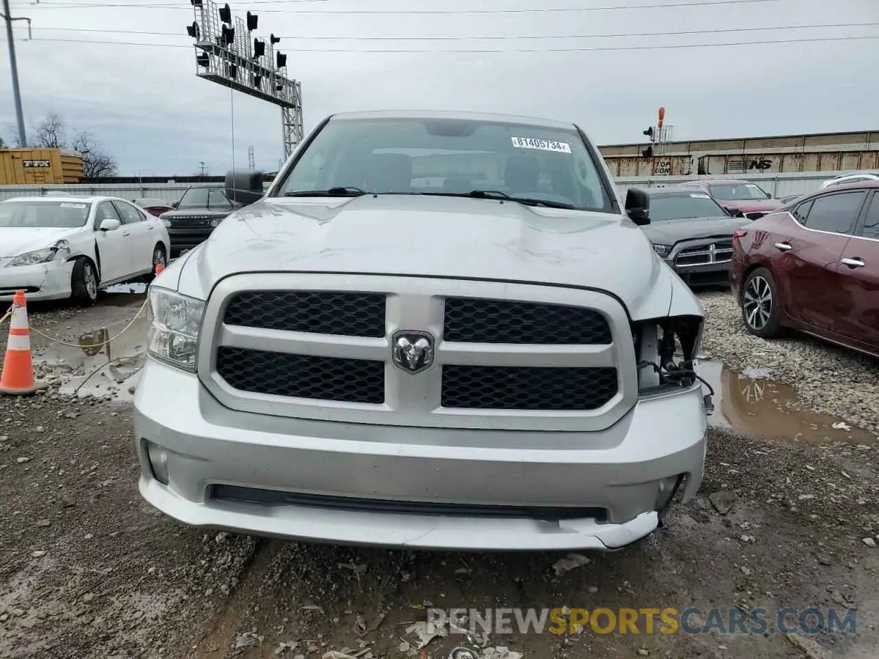 5 fotografías del automóvil dañado 1C6RR7FG1KS536478 RAM 1500 2019