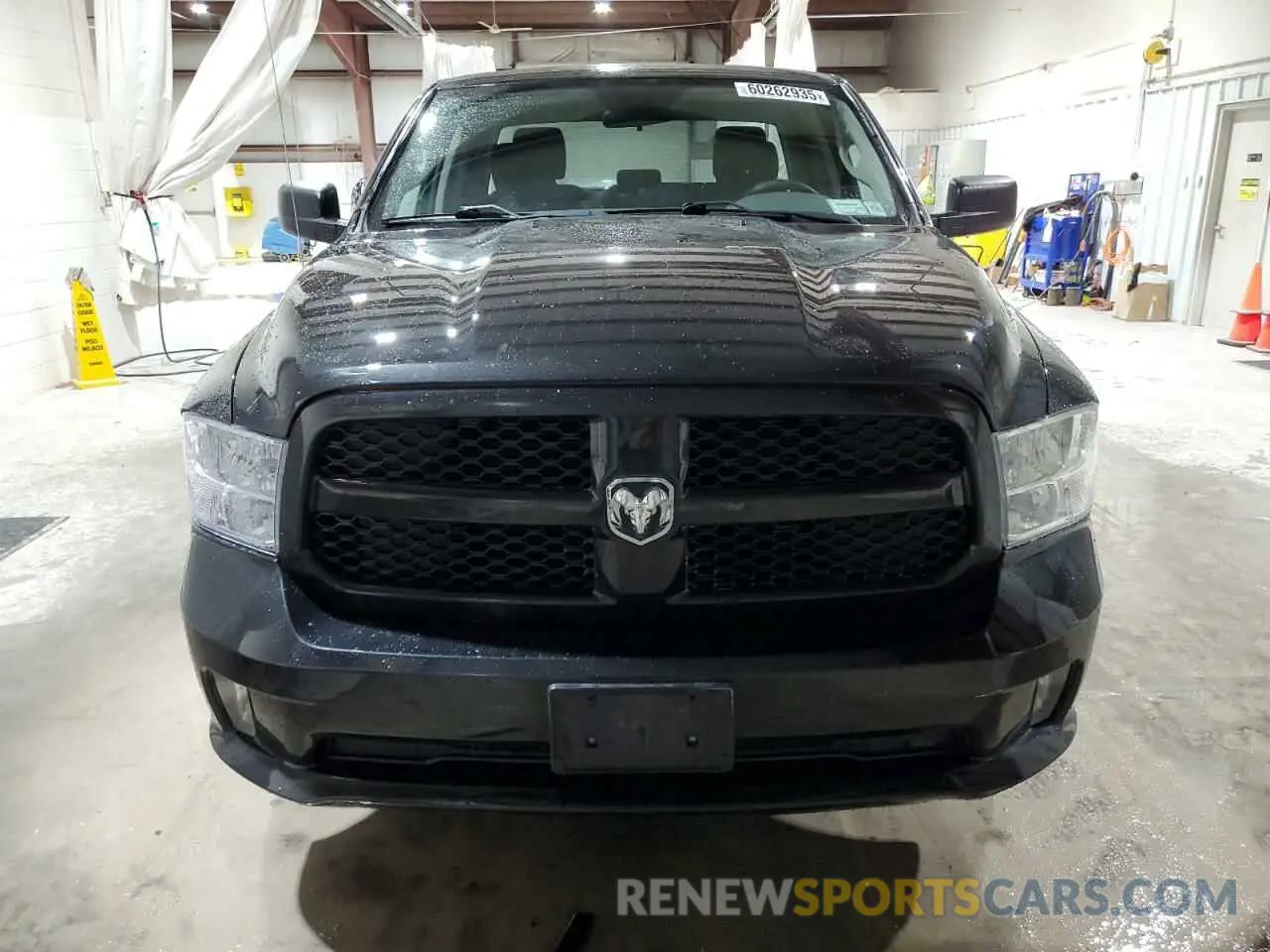 5 fotografías del automóvil dañado 1C6RR7FG4KS502972 RAM 1500 2019