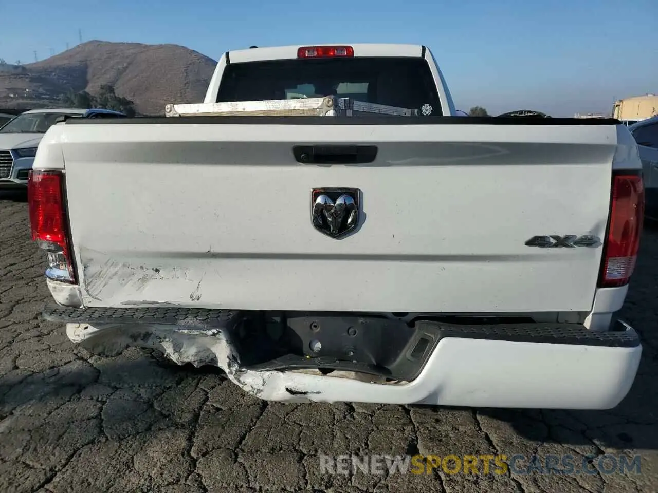 6 fotografías del automóvil dañado 1C6RR7FG4KS639166 RAM 1500 2019
