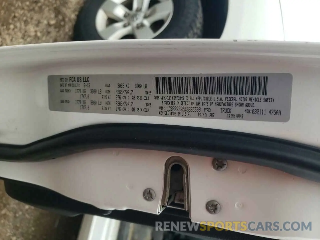 12 fotografías del automóvil dañado 1C6RR7FG5KS685508 RAM 1500 2019