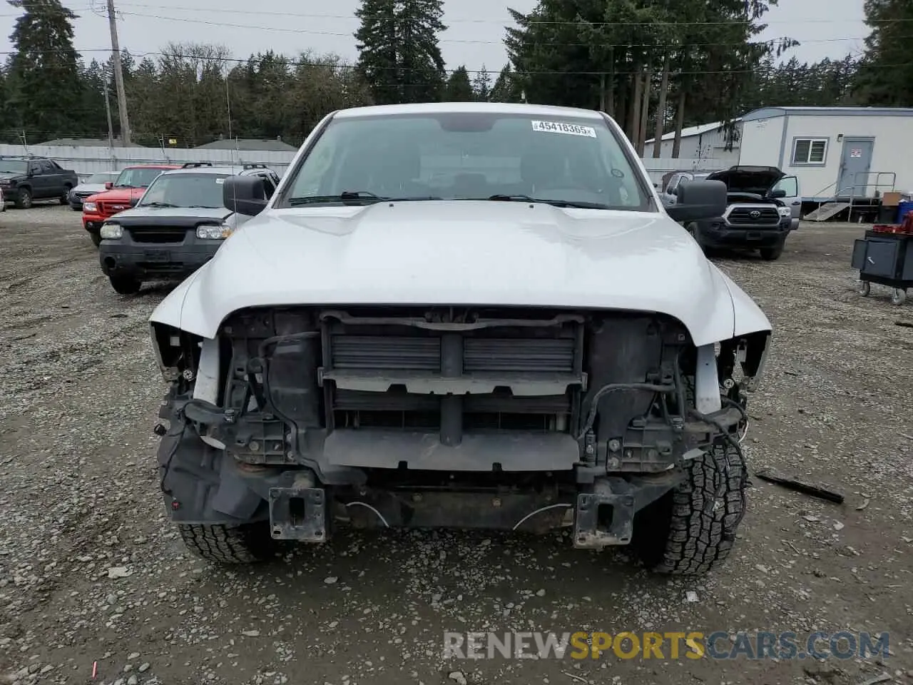 5 fotografías del automóvil dañado 1C6RR7FT3KS597599 RAM 1500 2019
