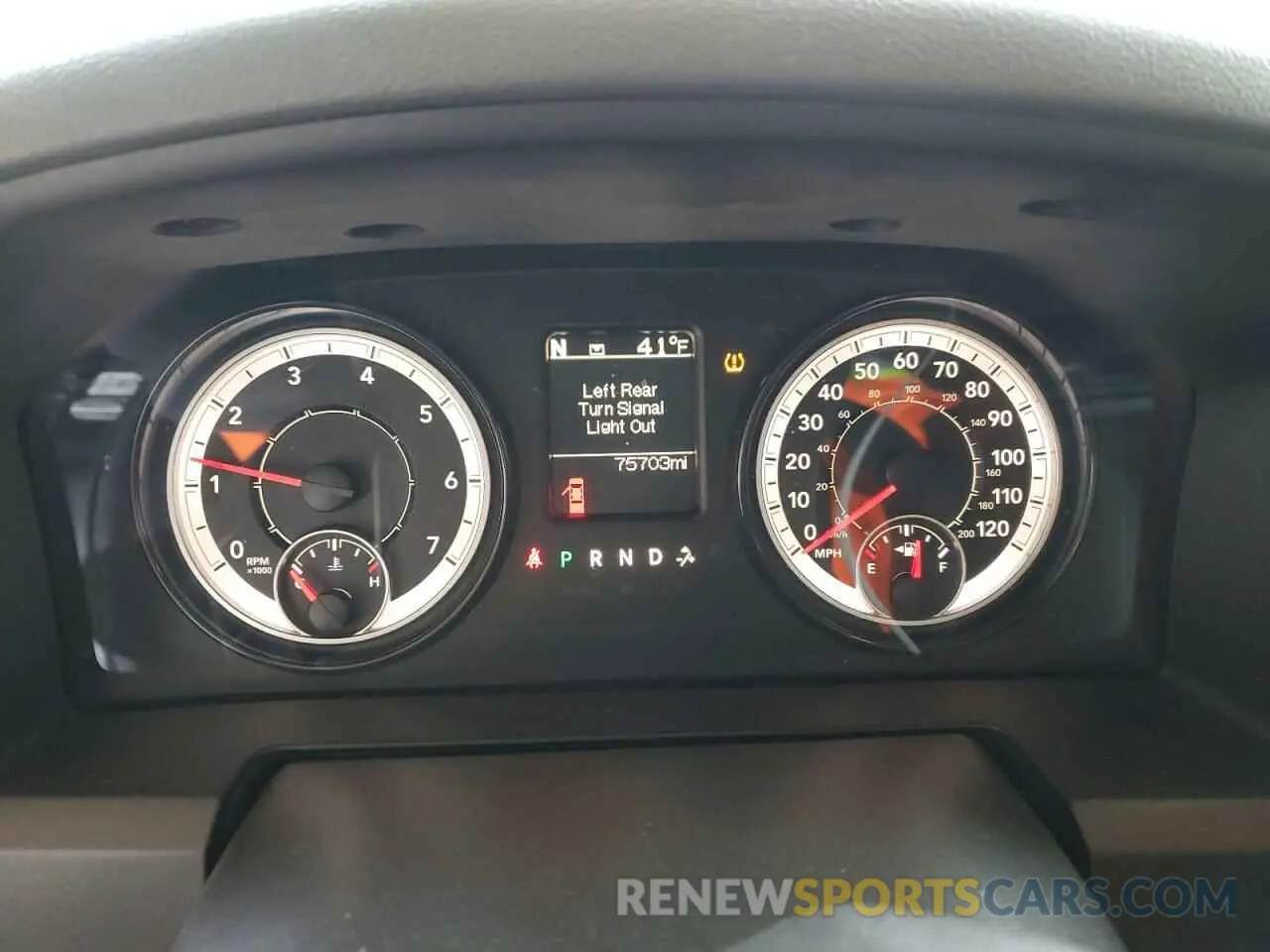 9 fotografías del automóvil dañado 1C6RR7FT8KS619726 RAM 1500 2019