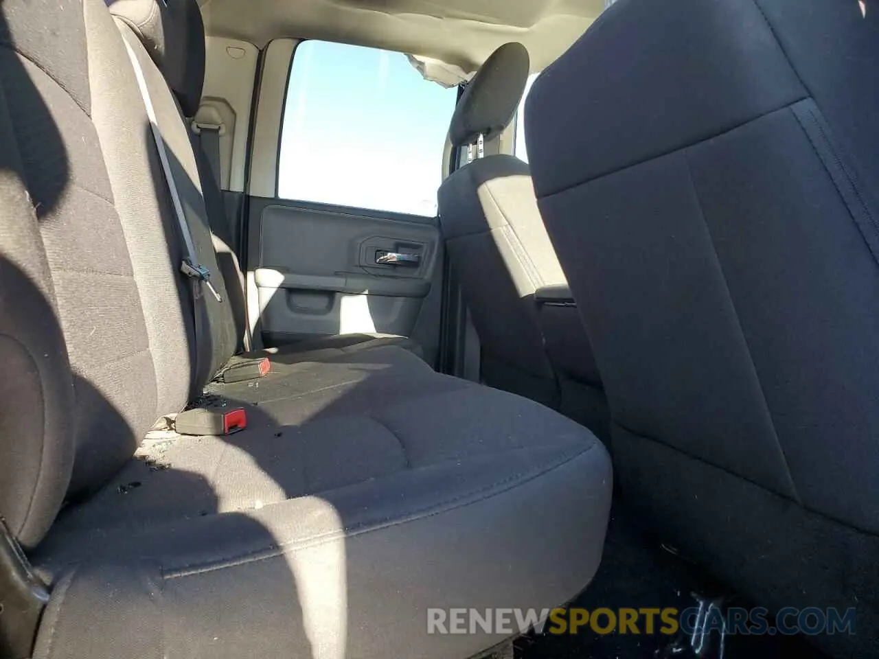 10 fotografías del automóvil dañado 1C6RR7GG4KS693016 RAM 1500 2019