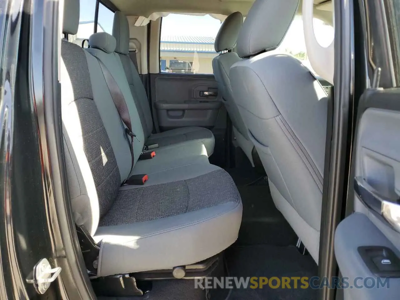 10 fotografías del automóvil dañado 1C6RR7GT2KS688426 RAM 1500 2019