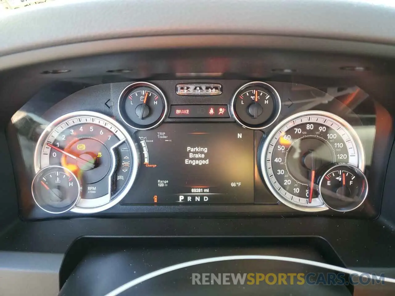 9 fotografías del automóvil dañado 1C6RR7GT2KS688426 RAM 1500 2019