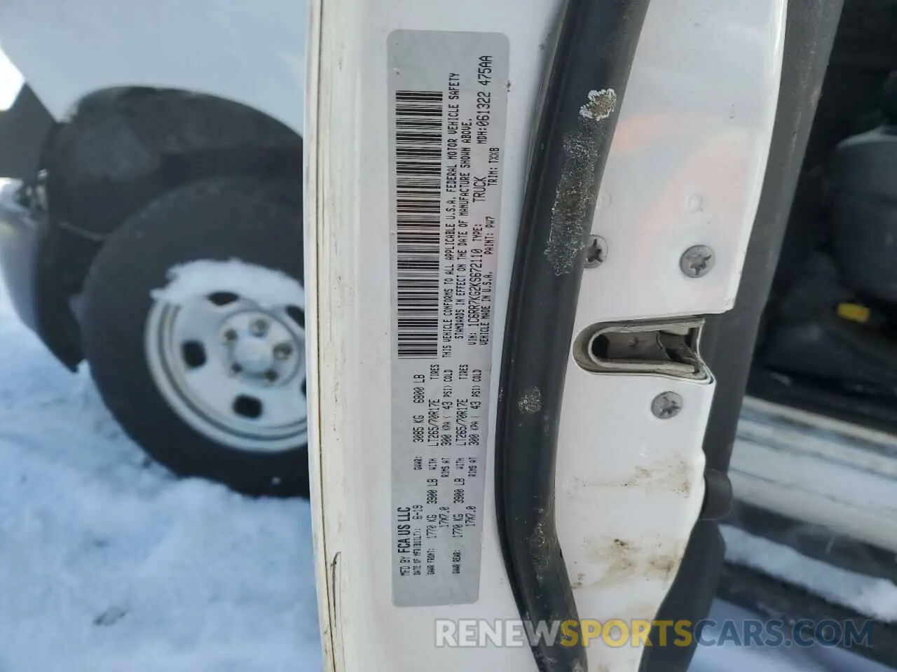 12 fotografías del automóvil dañado 1C6RR7KG2KS672110 RAM 1500 2019