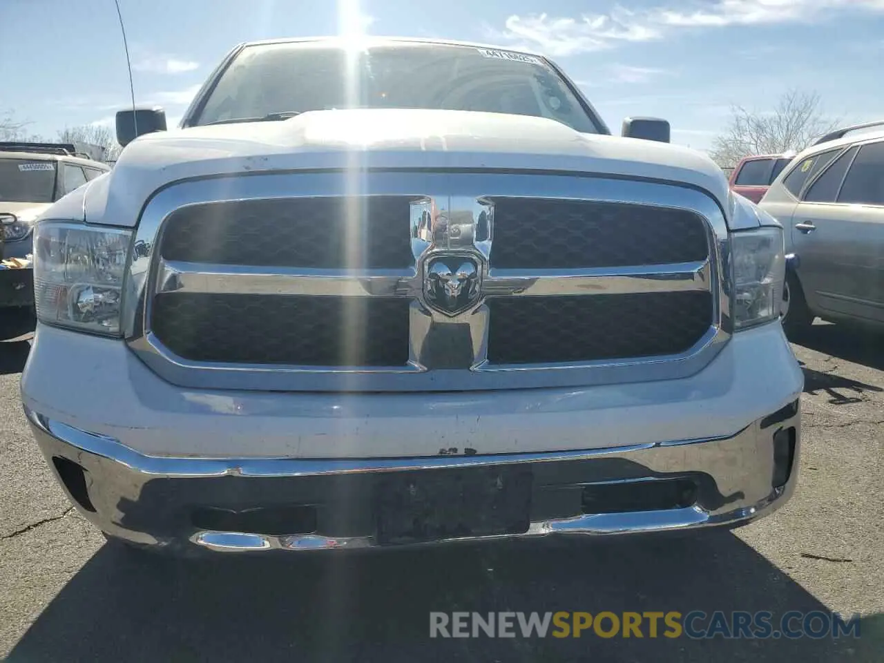 5 fotografías del automóvil dañado 1C6RR7KM0KS675643 RAM 1500 2019
