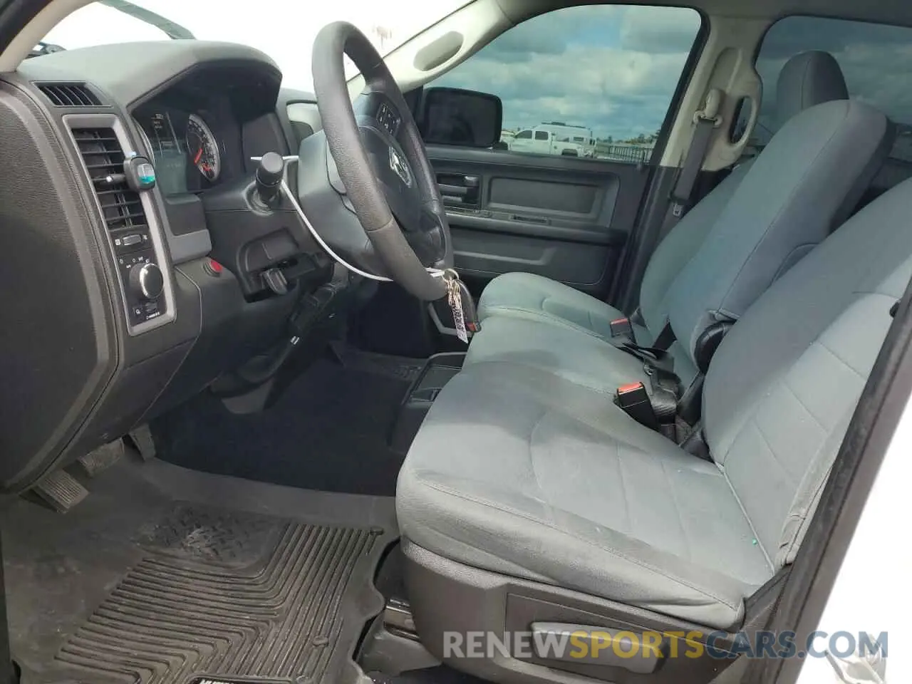7 fotografías del automóvil dañado 1C6RR7KM9KS725388 RAM 1500 2019