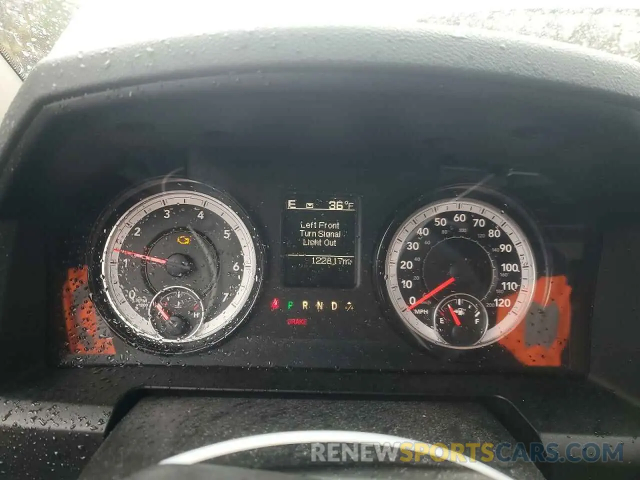 9 fotografías del automóvil dañado 1C6RR7KT3KS556489 RAM 1500 2019