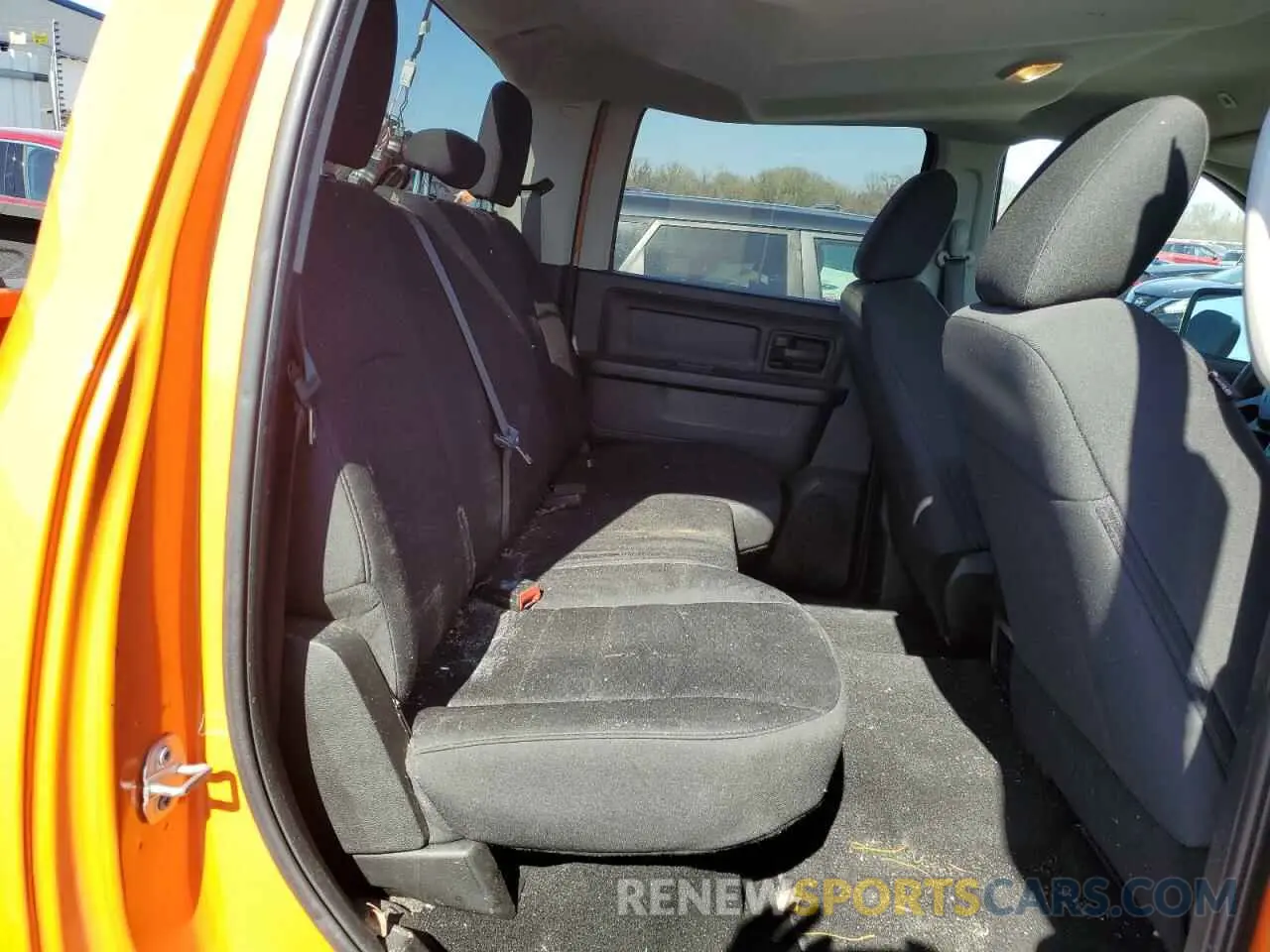 10 fotografías del automóvil dañado 1C6RR7KT4KS625061 RAM 1500 2019