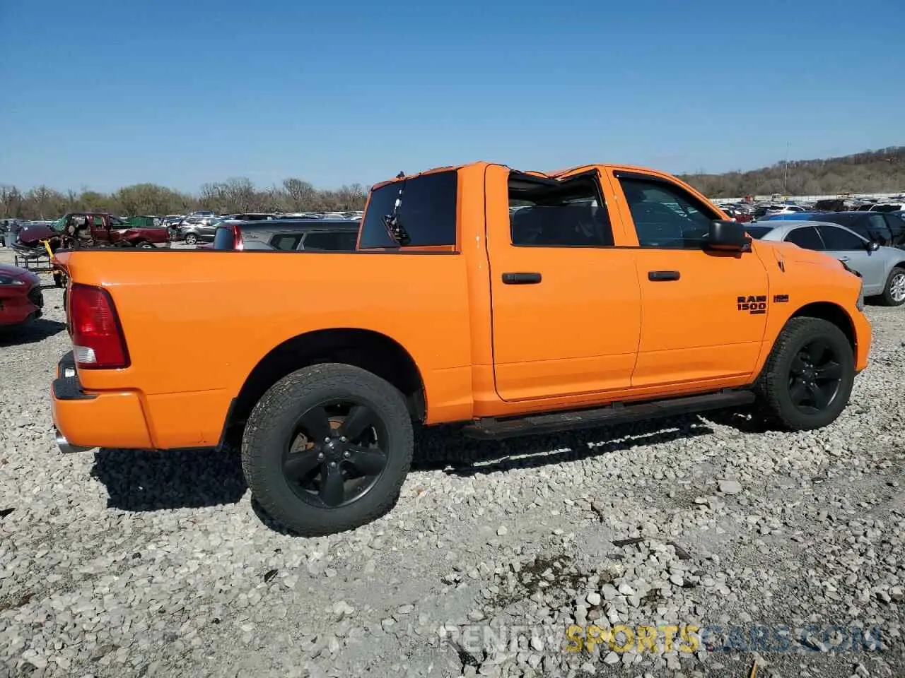 3 fotografías del automóvil dañado 1C6RR7KT4KS625061 RAM 1500 2019
