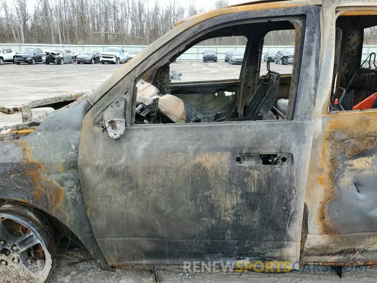7 fotografías del automóvil dañado 1C6RR7LT1KS727612 RAM 1500 2019
