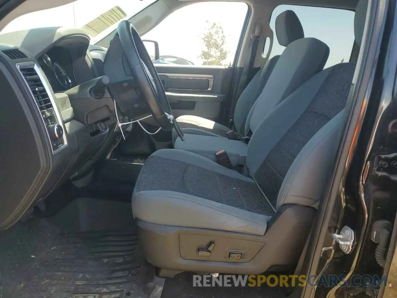 7 fotografías del automóvil dañado 1C6RR7LT2KS568891 RAM 1500 2019